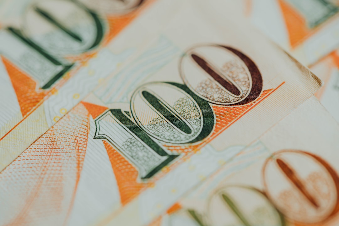 엔화 가치 하락 추세를 나타내는 그래프