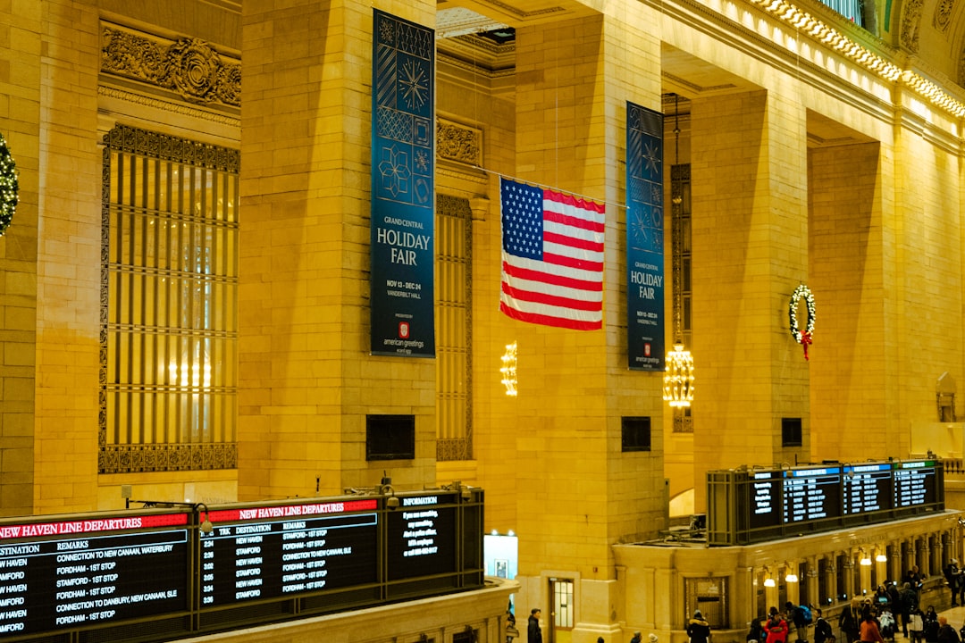 AI 관련 기술 기업들의 주가 흐름과 투자 동향을 분석하여 AI 기술 발전이 가져올 경제적 영향을 전망합니다.