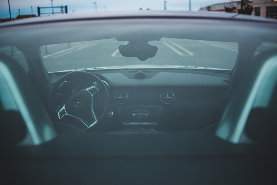 AI 및 자율주행 섹터에 대한 투자 전략을 시각적으로 표현한 인포그래픽.