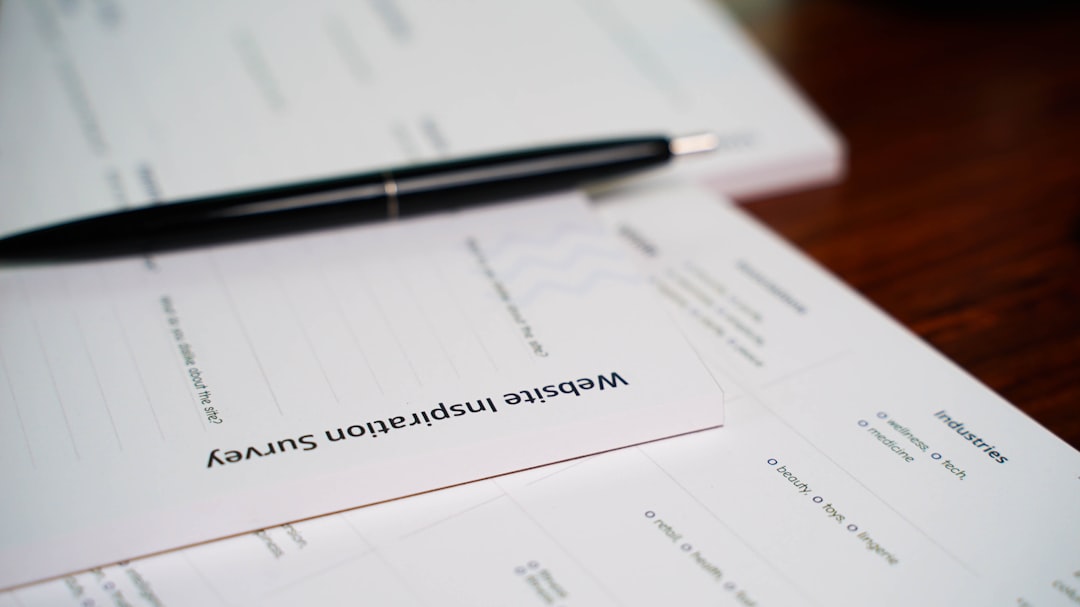 세금 신고 서류 작업 이미지